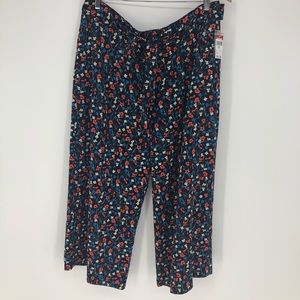 ATTENTION Belted Floral Crop Pants NWT‎